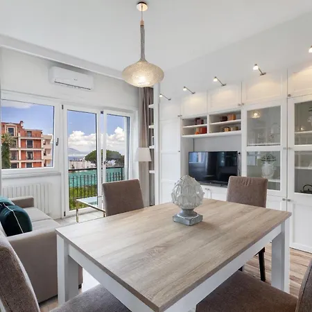 - 7 Flat Sorrente